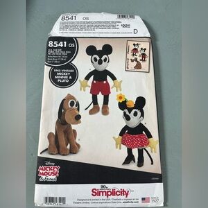 Retro Disney Patterns: make Mickey, Minnie, and Pluto 1945 style